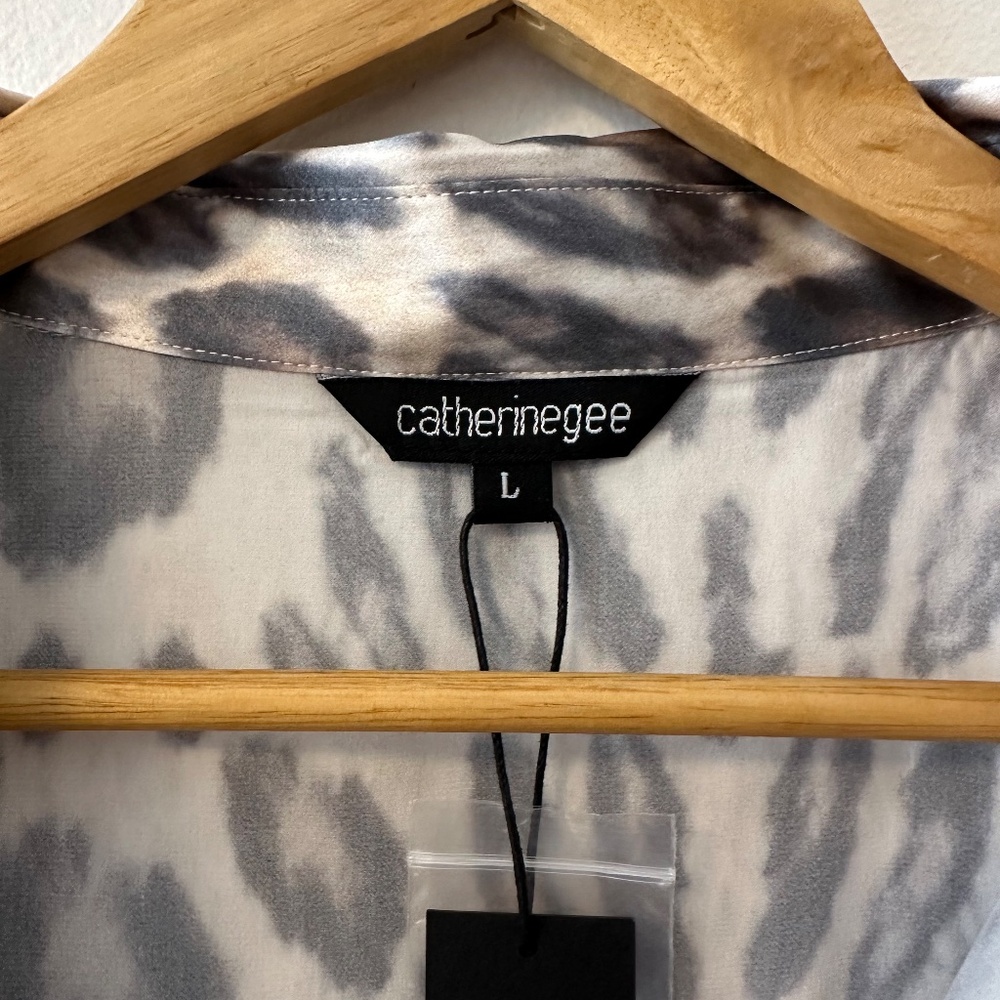 NWT Catherine Gee Daria French Cuff Silk Blouse - New Leopard | Size Large - Picture 6 of 11